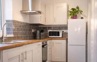 Grantham 3BR Retreat, Contractor Friendly & Parking - Foto 4