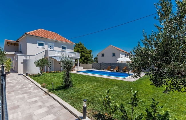 Serene Escape Near Zadar With Private Pool & Charming Outdoor Oasis - Foto 50