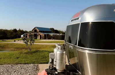 Outstanding Airstream Close to Stunning Hiking Trails in Bristol, Texas - Foto 1