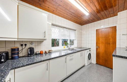 Sally's 4 Bed Home in St Albans - Foto 38