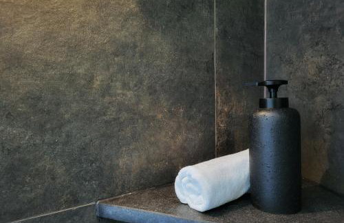 stylische Alpenlounge mit Pool, Blockhaus-Sauna und Jacuzzi für bis zu 12 Personen - Foto 49