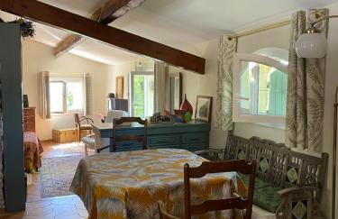 Bastidon, Petite bastide pour 2 avec bassin et jardin privé - Foto 7