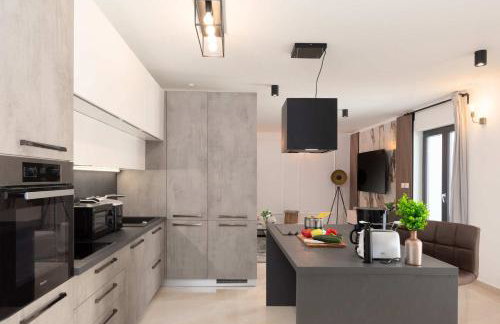 Designer Villa Simone - Modern & Heritage Style with Office - Foto 45