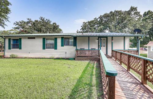 Lakefront Gun Barrel City Home with Dock and Deck - Foto 40