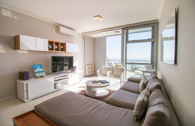 Camps Bay One Bedroom Apartment - Luxury Stay With sea View! - Photo 8