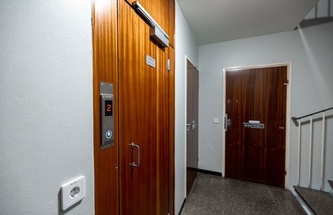 2ndhomes Cozy 1BR Apartment with Balcony - Photo 16