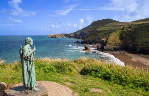 Maelfa Crannog Isaf Llangrannog - Photo 19