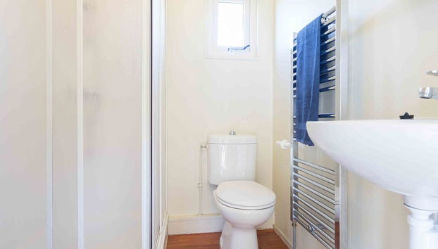 Neat Chalet With Microwave Near the Beach in Egmond - Foto 5, Bagno