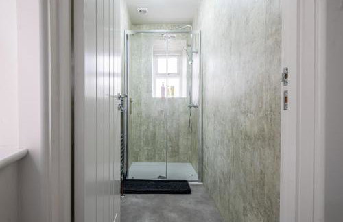 Riya Apartments - Modern & Spacious 6 bed 3 Bath House - Gateshead - Foto 30