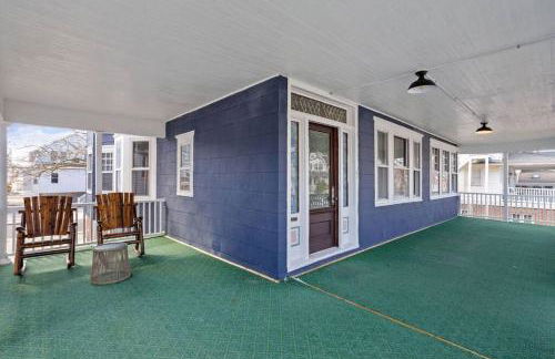 AC 9 BR 4BA Victorian Manor - 1 Block to Beach - Foto 24