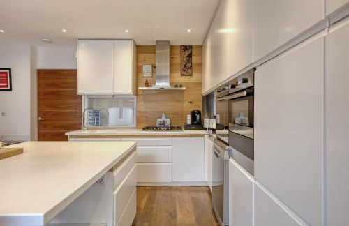 Dove House Wanstead - Stunning 4 Bedroom, 3 Bathroom House with Private Hottub & Gym - Escape London, in Lonon - Foto 5