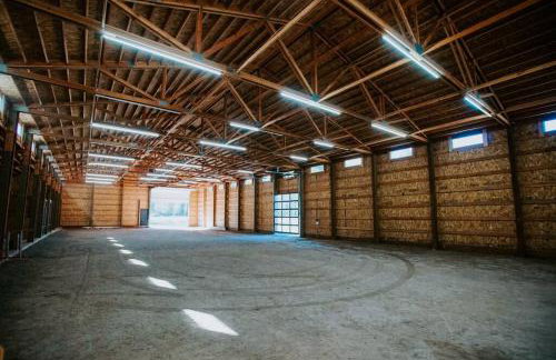 Luxe Nordic Barndominium Retreat at Black Pine - Foto 27