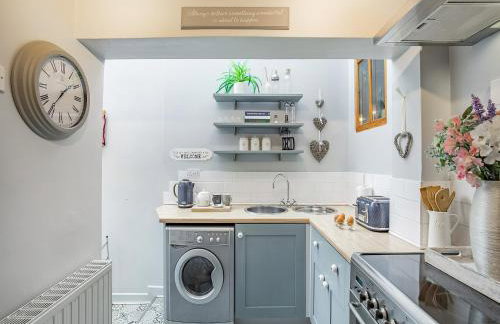 Crompton Cottage - Photo 6