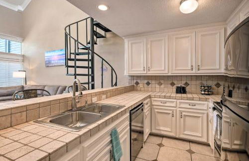 Idyllic Montgomery Condo with Pool and Lake View! - Foto 9