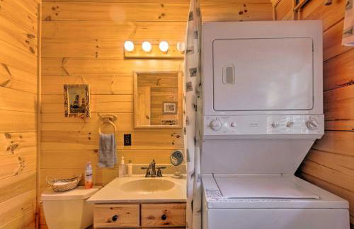 Lake Lure Log Cabin with Grill, Near Hiking! - Foto 27