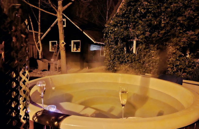 Atelier House With hot tub - Photo 18