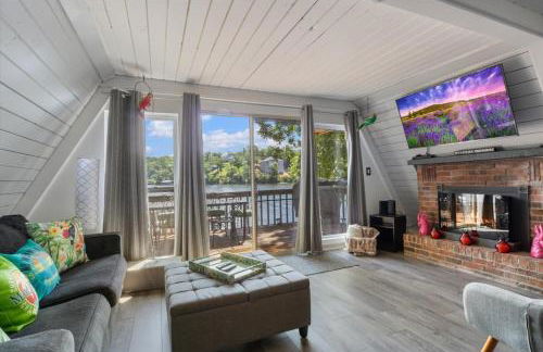 Pet Friendly A Frame w/ Private Dock & Great Lake Views - Foto 3