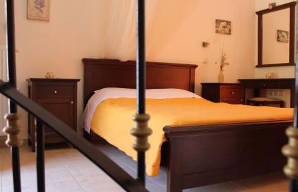 Elia Meronas - Photo 8