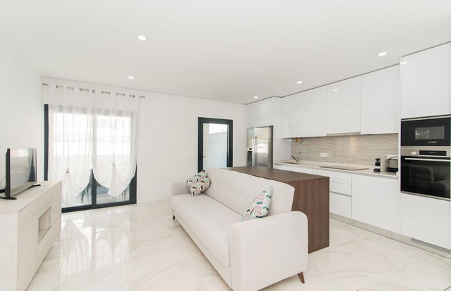 800m From the Boat to Praia das Cabanas, With Pool, Terrace, Wifi and air con - Foto 20