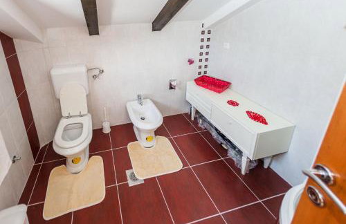 Nina Holiday Home with a heated pool - Photo 39