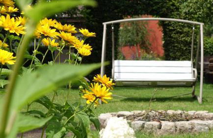 "Jabłonie i grusze" Nice home in a big garden with sauna and wifi - Foto 18