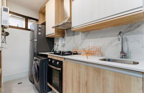 LEBLON INN RESIDENCIAL LUXUOSO com PISCINA, rooftop, academia, sauna, Varanda dentro do apt com VISTA DESLUMBRANTE, limpeza diária estilo hotel , cozinha completa 50 metros do posto 12 pauloangerami DFL15 - Foto 19