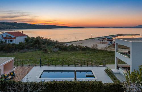 Villa Sunset Bay - amazing view and large heated pool - Foto 45