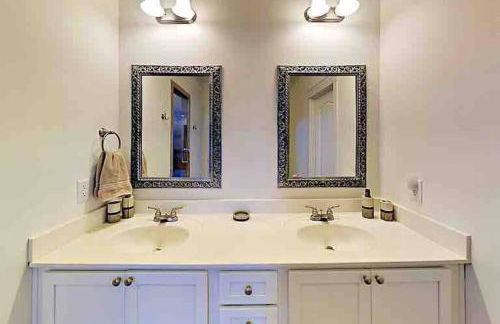 Serenity Views Comfort - Close to City & Parkway! - Foto 14