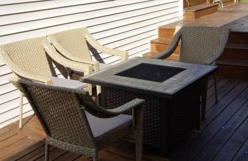 Chain O Lakes Nautical 4Bed 3Bath Waterfront with Bonus Room, Large Deck and Hot Tub - Foto 12