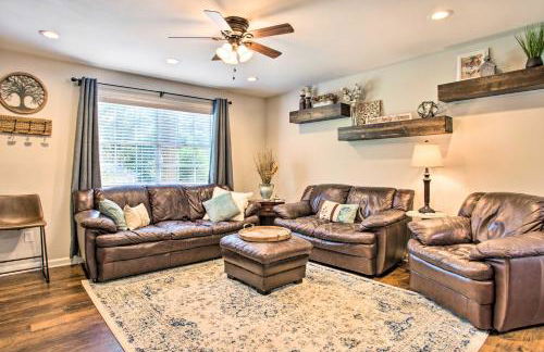 Modern Home with Yard and Deck, 1 Mi to Clemson U! - Foto 5