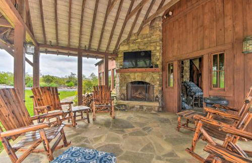 Lakefront Gem with Fire Pit in Chinquapin Resort! - Foto 27