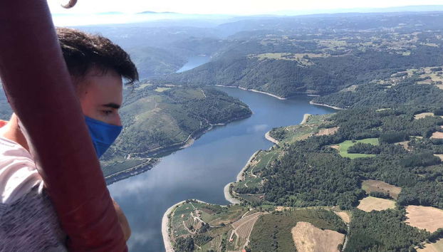 Enjoying the hot air balloon ride