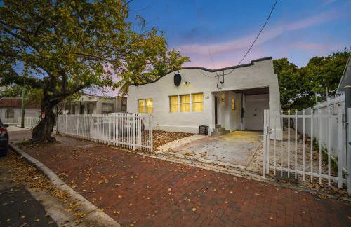 NEW! Havana Nights Villa ! Walk to Calle Ocho! - Foto 21