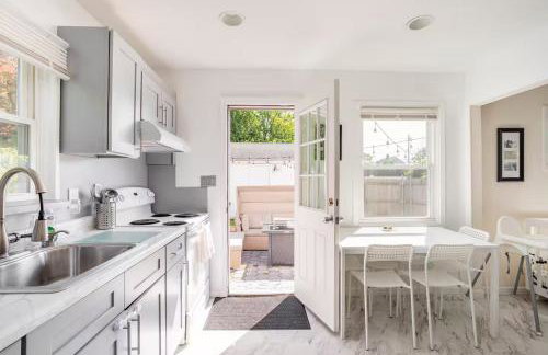 Entire 3bdr home w/parking, backyard, FirePit, BBQ - Foto 1