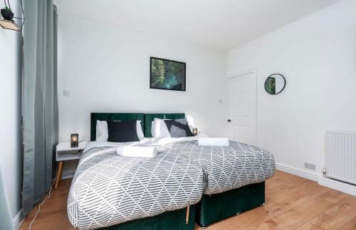 Contractor Friendly 4 Bedroom House in Hemsworth with 6 Beds and Garden - Foto 10