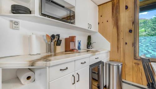 Pikes Peak Stone Cottage - Hot Tub & Game Room - Foto 4