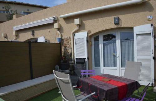 Le Mas Synaé- Joli studio classé 3étoiles avec terrasse et piscine - Foto 11