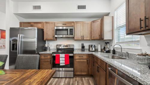 Spacious 10BR NOLA Home, Perfect for Groups, King bed - Foto 5