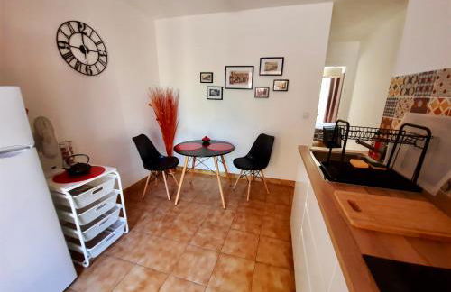 Les Restanques de Toucas - Studio dans villa avec jardin et piscine partagée - Foto 15