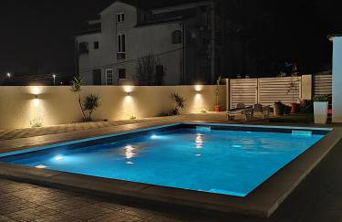 Apartments and pool Luminous - Photo 1