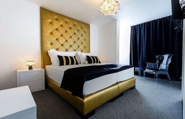 B Gold Luxury Rooms - Photo 14