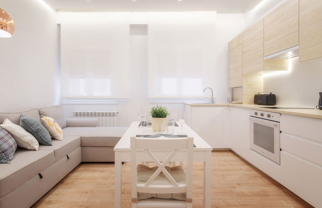 Apto Reformado con encanto by URBANHOSTS - Photo 9