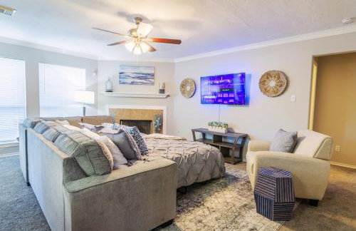 Cozy & Modern 5BR Smart Home with Yard and BBQ - Foto 7