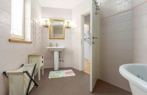 Mediterrane Steinvilla mit beheiztem Privatpool, aromatischen Mittelmeerpflanzen - Foto 31