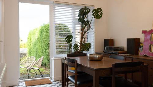 Cosy mid century Stockport with views, dog walks, woodburner - Foto 3