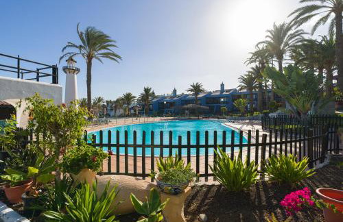 Amazing 3 bedroom next to the beach with heated pool - Foto 1