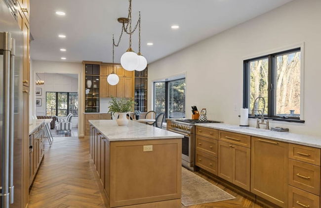 Elegant Spring Stay on Peaceful Retreat - Photo 43