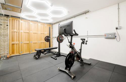 Luxury Central Mayfair Townhouse with A/C 3BR 3BA - Photo 29