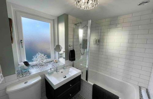 Hill Crest - Clifftop Escape with Sea View - Foto 15