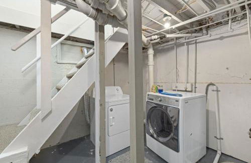 Bo360 White House with Fenced Yard - Foto 19